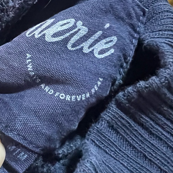 Aerie Women’s New Height Turtleneck Navy Size Medium - Picture 5 of 5